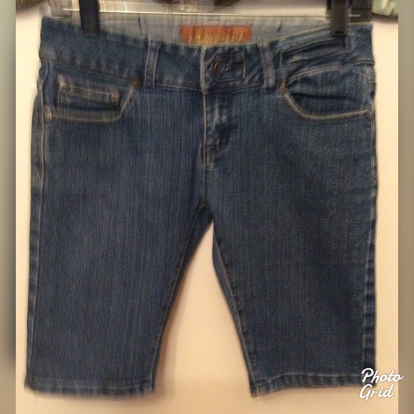 Cosmo.  Retro  Vintage  Stretch  Jean  Shorts - Picture 2 of 8